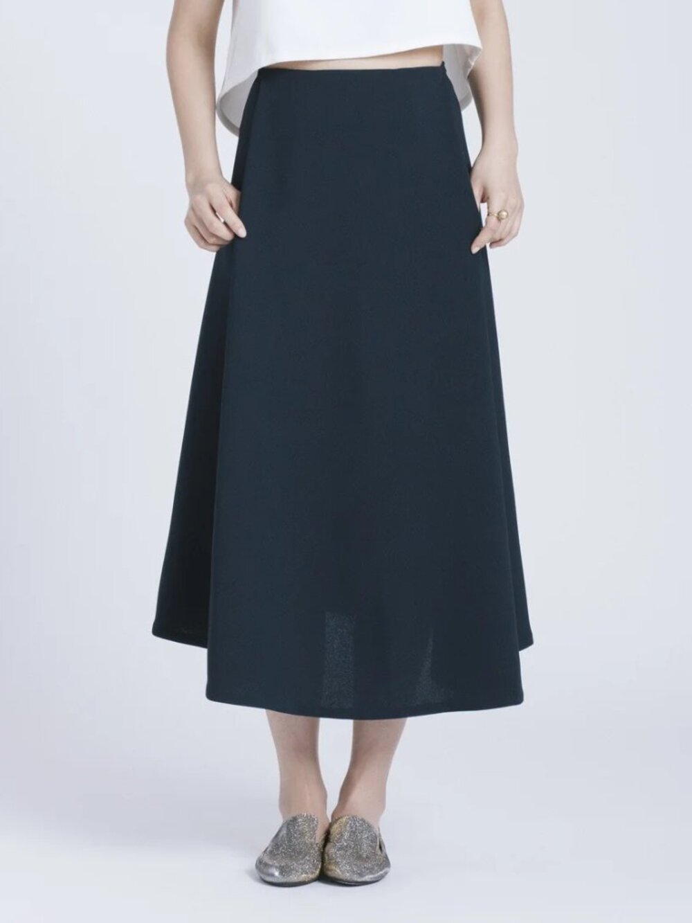 Kaarem Stream Deep Pleated Midi Skirt in Black Blue - M